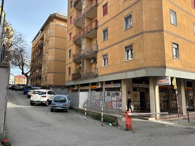 Appartamento in Vendita in Via Giuseppe Schipani 110 a Catanzaro