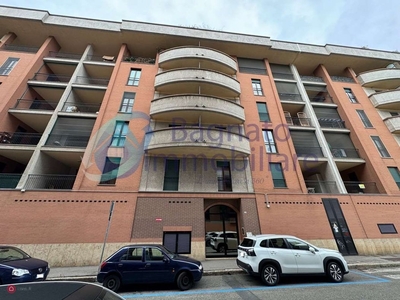Appartamento in Vendita in Via San Bernardino da Siena 2 e a Novara