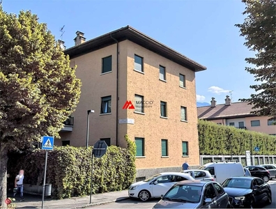 Appartamento in Vendita in Viale Emile Lexert 2 a Aosta