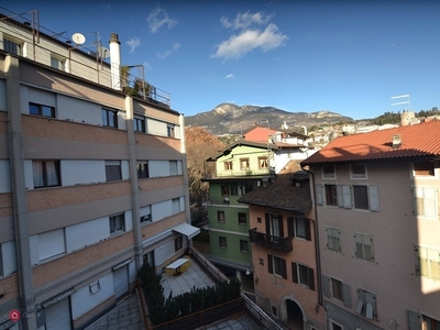Appartamento in Vendita in Vicolo del Vó a Trento