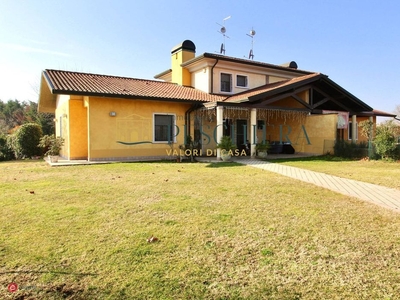 Casa Bi/Trifamiliare in Vendita in Località Casa Cristo 5 a Villafranca di Verona