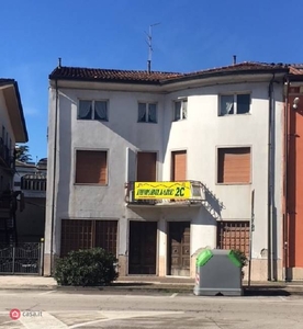 Casa Bi/Trifamiliare in Vendita in Piazza IV Novembre a Povegliano Veronese