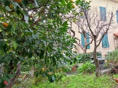 Casa Bi/Trifamiliare in Vendita in Via del Panificio a Livorno