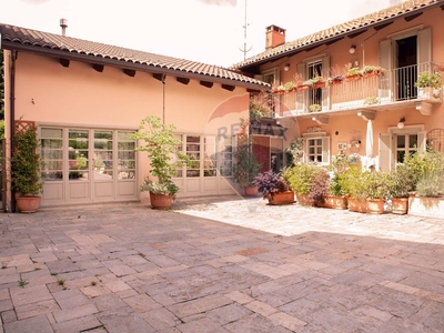 Casa indipendente in Strada Comunale Di Mongreno, Torino, 8 locali