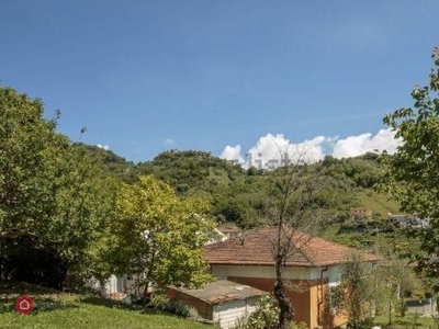 Casa indipendente in Vendita in a Carrara