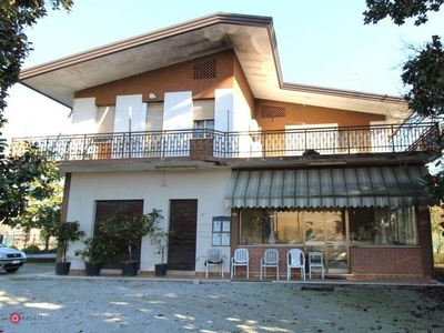 Casa indipendente in Vendita in Via Apicilia a San Michele al Tagliamento