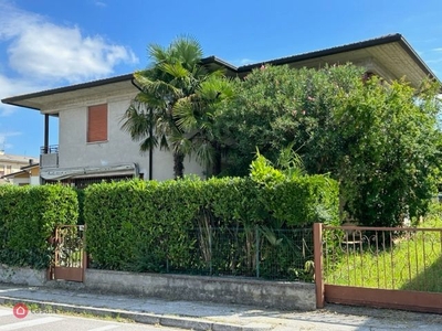 Casa indipendente in Vendita in Via Astronauti a Nove