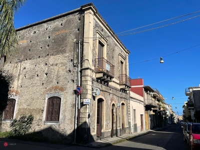 Casa indipendente in Vendita in Via etna 69 /71/73 a Riposto