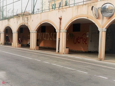 Garage/Posto auto in Vendita in Via Giacomo Agnesi a Imperia