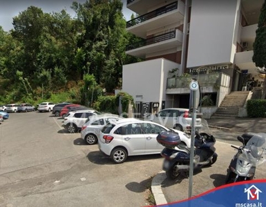 Garage/Posto auto in Vendita in Via Leonardo Umile 92 a Roma