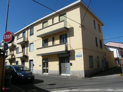 Negozio/Locale commerciale in Vendita in Via Piave 2 /4 a Lacchiarella