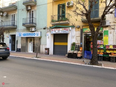 Negozio/Locale commerciale in Vendita in Via dante alighieri 173 a Taranto