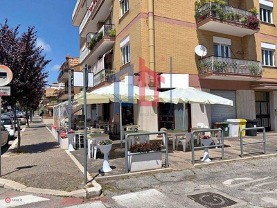 Negozio/Locale commerciale in Vendita in Via Virgilio 57 a Pomezia