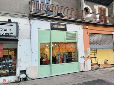 Negozio/Locale commerciale in Vendita in Viale Pindaro 53 a Pescara