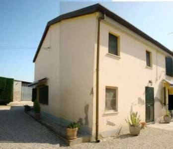 Porzione di casa in Via Levà di Sotto, Gazzo Veronese, 8 locali