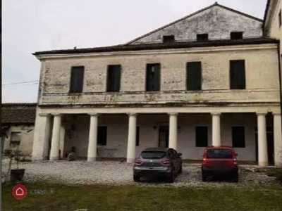 Rustico/Casale in Vendita in Via Antonio Fogazzaro 13 a Villaverla