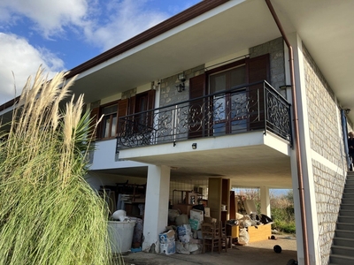 Villa a schiera in Località Pantano, Santa Marina (SA)