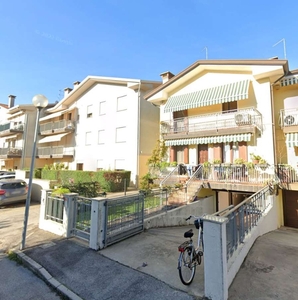 Villa a schiera in Via Antonio Canova, Meolo, 8 locali, garage, 202 m²