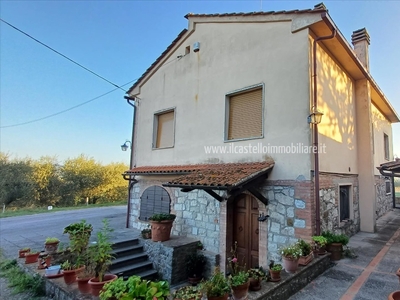 Villa a schiera in Via Dei Fossi 13, Sinalunga, 8 locali, 3 bagni