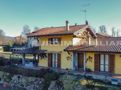 Villa in Vendita in Via Amendola 17 a San Maurizio d'Opaglio