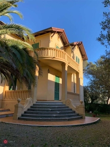 Villa in Vendita in Via dell' Edera 1 a Livorno