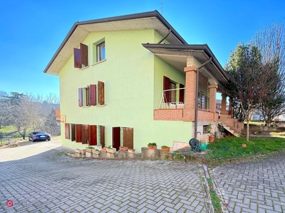 Villa in Vendita in Via Molise a Reggio Emilia