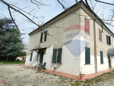 Villa in Vendita in Via Pacchenia 43 -37 a Ferrara