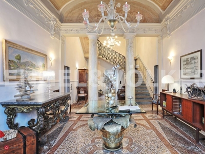 Villa in Vendita in Viale ITALIA a Livorno