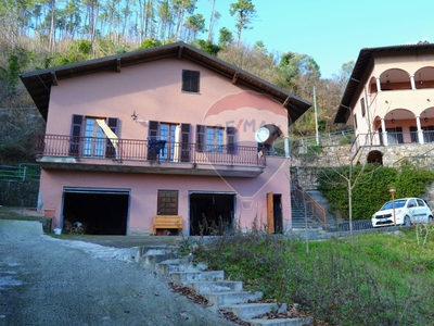 Villa in Via delle Fonti, Pignone, 3 locali, 1 bagno, con box, 85 m²