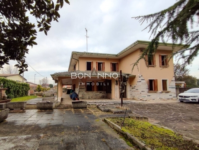 Villa in Via Grande, Carbonera, 10 locali, 2 bagni, giardino privato