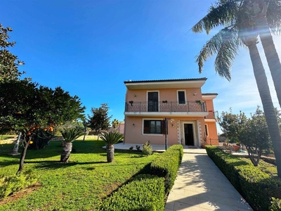 Villa in VIA PIETRO FILLIOLEY 1, Siracusa, 6 locali, 4 bagni, arredato