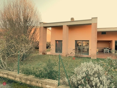 Villetta a schiera in Vendita in Strada Bassa Nuova 153 a Parma