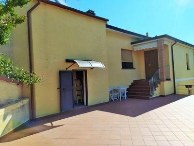 Villetta bifamiliare in Via Montecchio 25, Castelnuovo Magra, 190 m²
