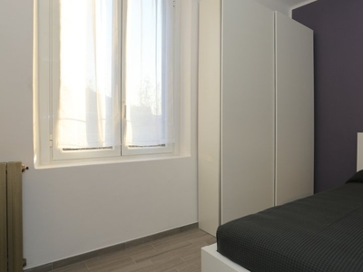 Camera in affitto in appartamento con 3 camere da letto a Portello, Milano