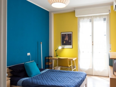 Camera soleggiata in appartamento con 3 camere da letto a San Siro, Milano