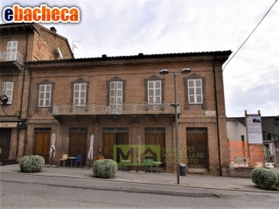 Casa a Amandola di 800 mq