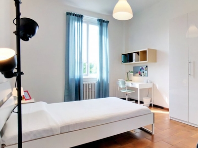 Spaziosa camera con 4 camere da letto, Navigli, Milano