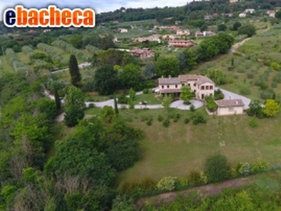 Villa a Perugia di 615 mq