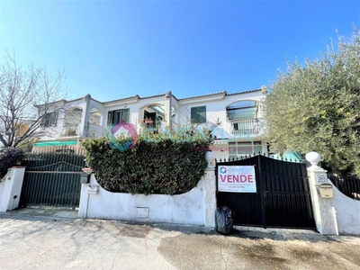 villa indipendente in vendita a Martinsicuro