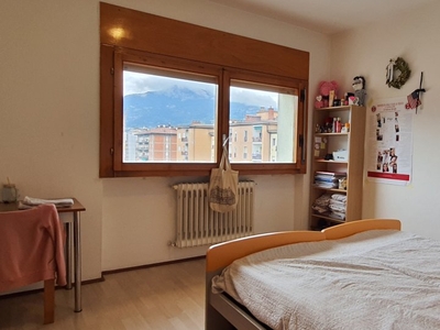 Affittasi stanza in appartamento con 2 camere da letto a Clarina, Trento