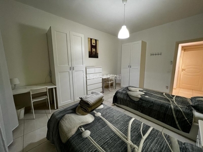 Appartamento in Affitto a Modena, 1'900€, 120 m²