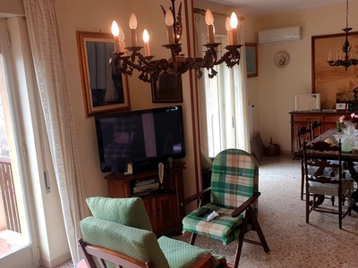Appartamento in Vendita a Palermo, 105'000€, 115 m²