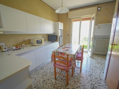 Appartamento in Vendita a Rimini, 239'000€, 107 m², con Box