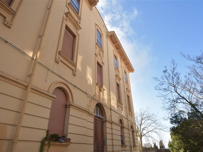 Appartamento in Vendita a Sassari, zona Cappuccini, 200'000€, 154 m²
