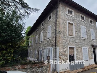 Appartamento in vendita in Ozzano Taro, Italia