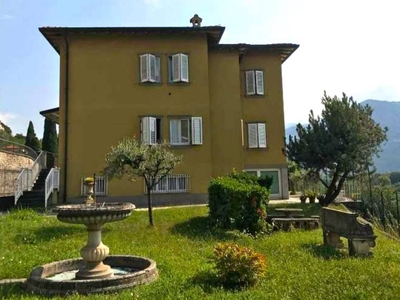 Appartamento in villa via Pietro Gobertti, 16, Lovere
