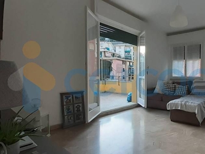 Appartamento Trilocale in ottime condizioni, in affitto in Via Camillo Benso Di Cavour, Bogliasco