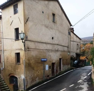 Casa in vendita in Cetona, Italia