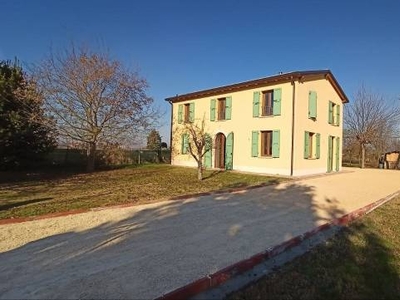 Casa in vendita in San felice sul Panaro, Italia