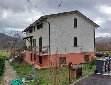 Casa in vendita in Valtopina, Italia